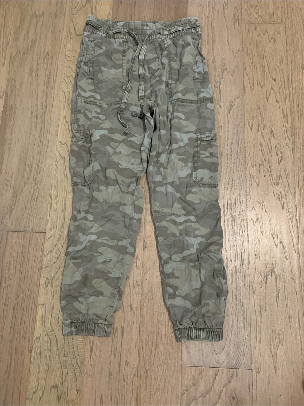 American Eagle Outfitters Women's Camo Cargo Joggers Size XS